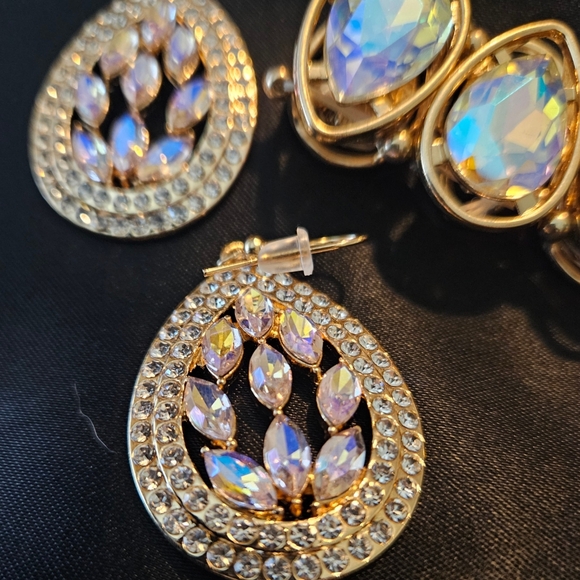 🔥 ABSOLUTELY STUNNING BRACELETS AND EARRING SETS IRIDESCENT - Picture 3 of 4